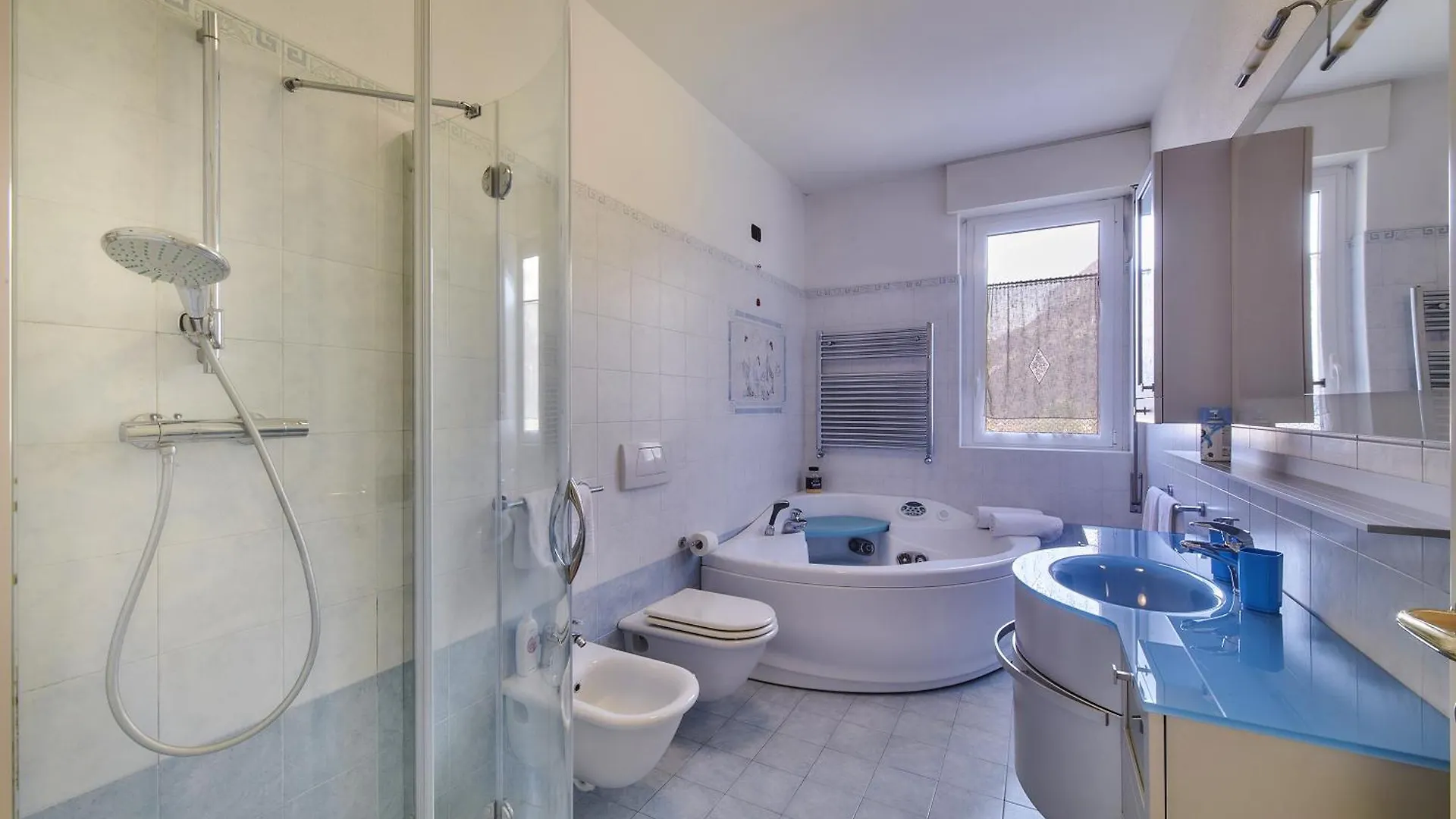 Balcony Lake View Apartment Lierna