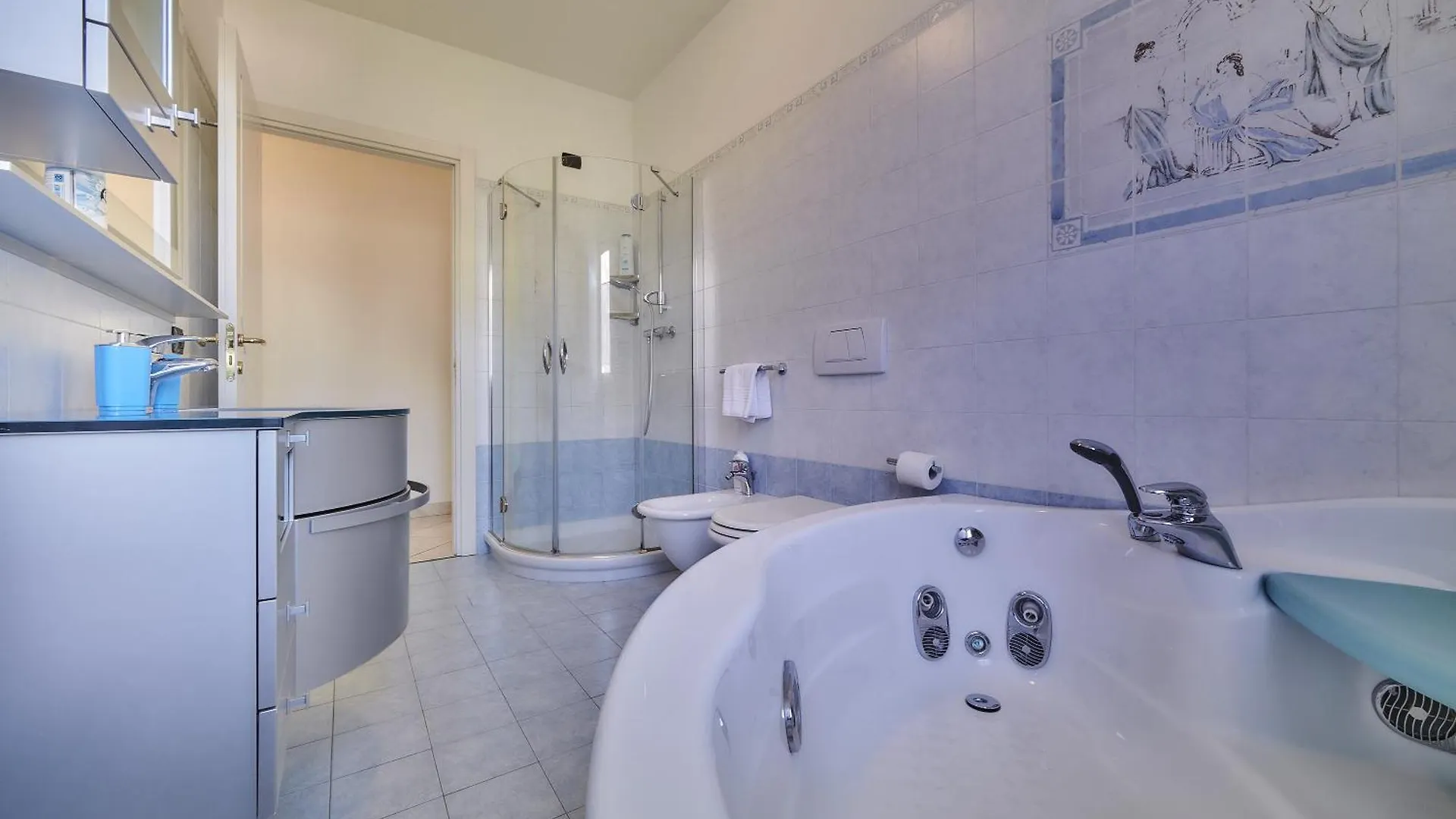 Balcony Lake View Apartment Lierna 0*,  Italy