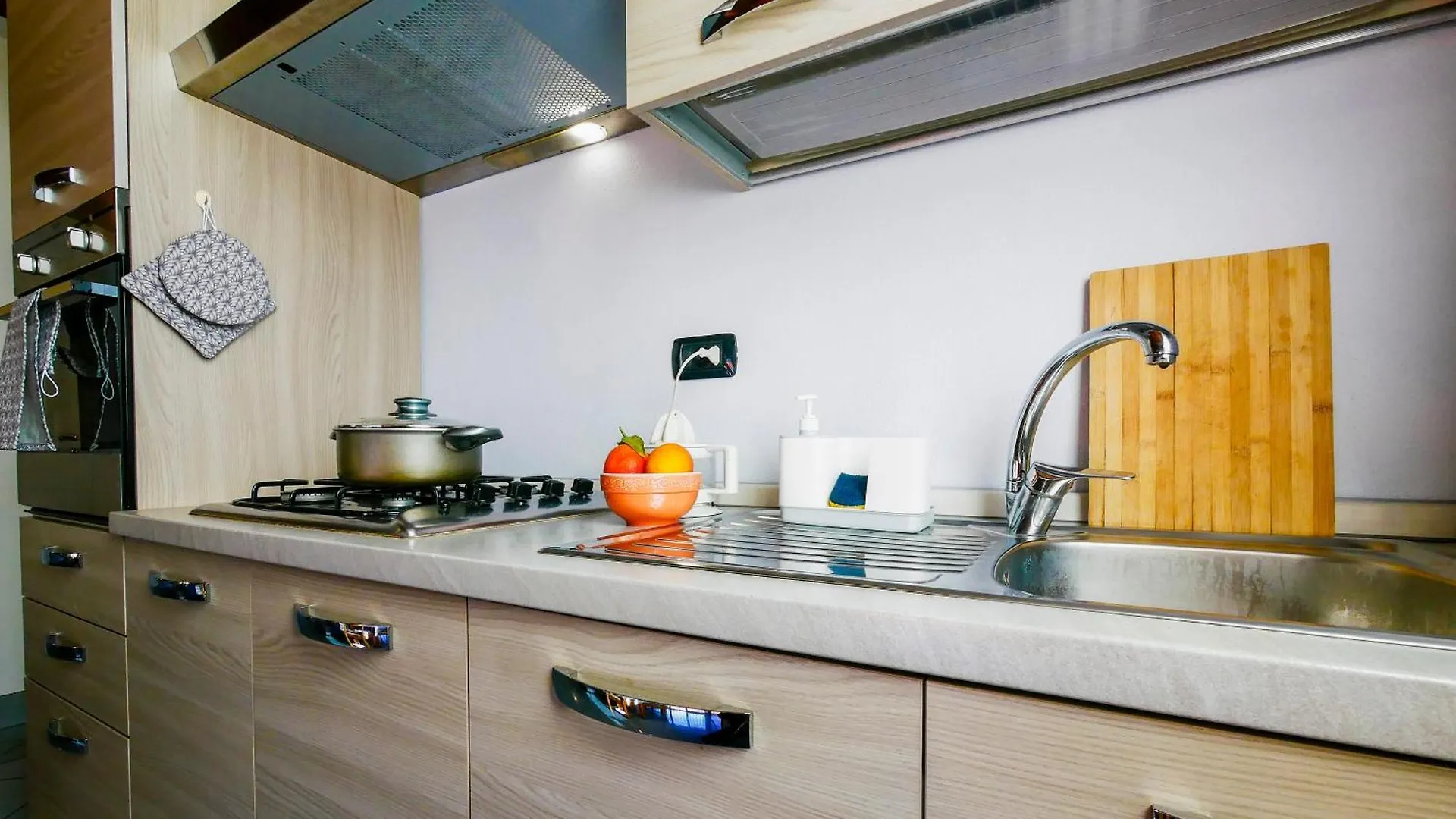 Balcony Lake View Apartment Lierna