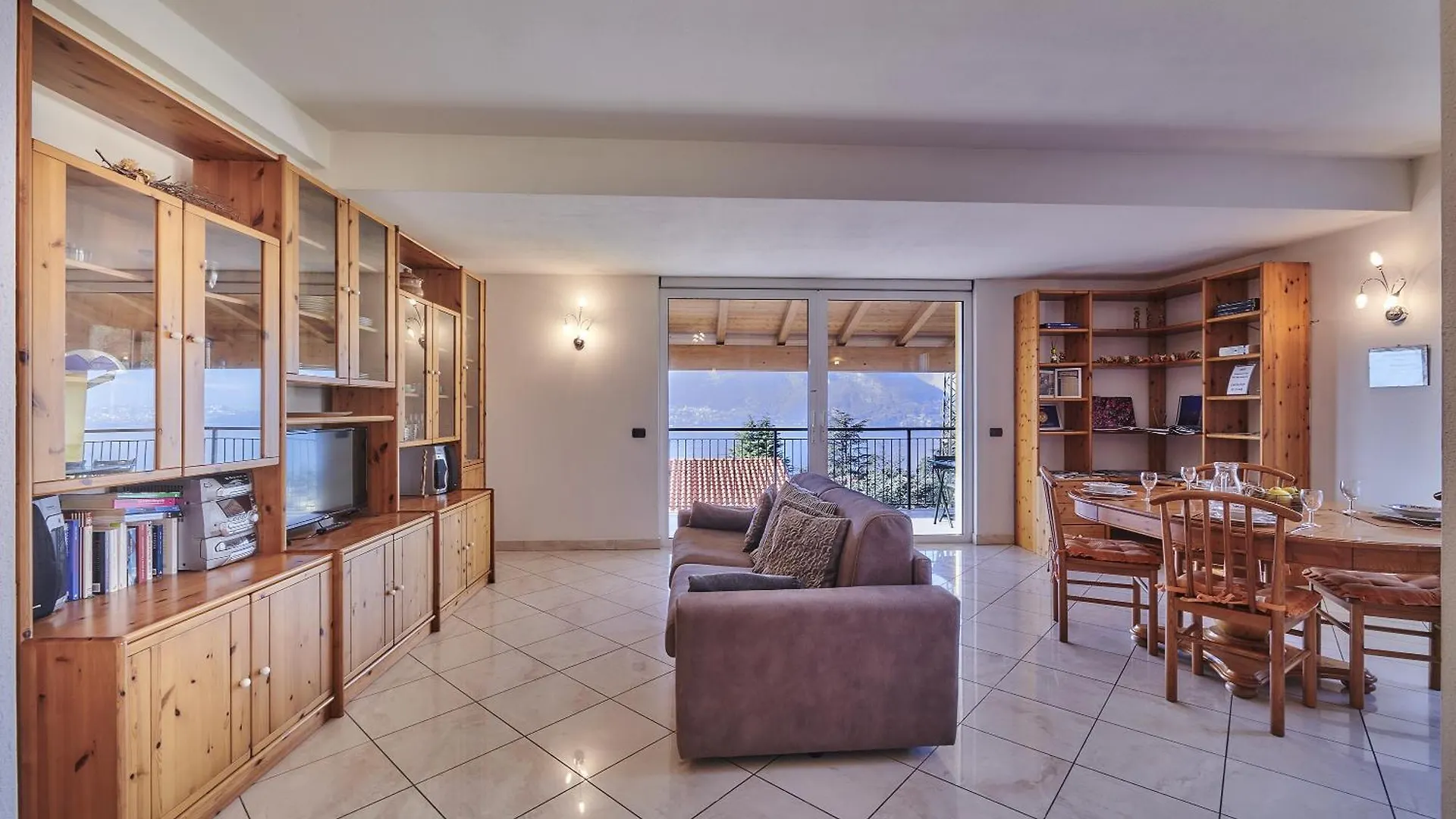 Balcony Lake View Apartment Lierna