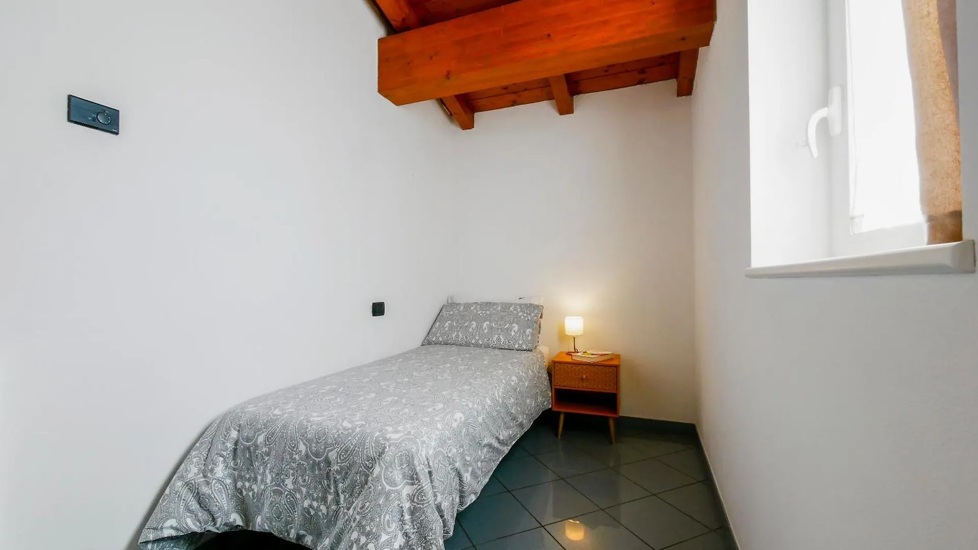 Balcony Lake View Apartment ليرنا إيطاليا